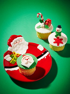 포토 JPG 스튜디오촬영 그릇 식기 접시 기념일 음식 빵 크리스마스장식 크리스마스 눈사람 지팡이 크리스마스용품 디저트 선물 이벤트 사람없음 아웃포커스 장식 산타클로스 케이크 눈송이 컵케이크 오브젝트 국내포토 눈_날씨 촬영기법 실내 용품 파일형식