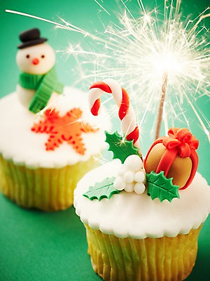 포토 JPG 스튜디오촬영 기념일 음식 빵 크리스마스장식 크리스마스 눈사람 지팡이 크리스마스용품 불꽃 디저트 폭죽 선물 이벤트 근접촬영 사람없음 아웃포커스 장식 케이크 컵케이크 오브젝트 국내포토 뷰포인트 불 촬영기법 실내 용품 파일형식