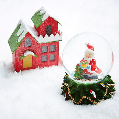 포토 JPG 스튜디오촬영 건축물 기념일 크리스마스장식 크리스마스 크리스마스용품 주택 이벤트 근접촬영 사람없음 장식 장난감 설원 눈 오브젝트 스노글로브 국내포토 자연요소 건축 뷰포인트 날씨 눈_날씨 실내 건물 용품 파일형식