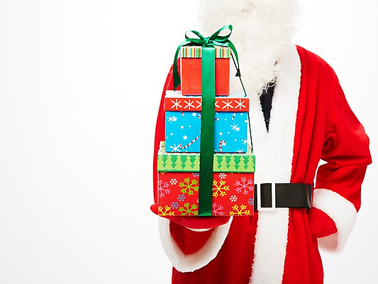 포토 JPG 스튜디오촬영 기념일 리본 컬러 크리스마스 포장 산타옷 크리스마스용품 크리스마스선물 선물 한명 들기 이벤트 상반신 신체부위 빨간색 선물상자 상자 산타클로스 오브젝트 국내포토 1 옷 모션 실내 사람 용품 파일형식