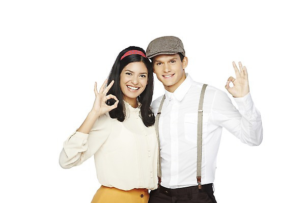 포토 JPG 스튜디오촬영 서양인 외국인 해외기획촬영 모자 커플 2012년태국 여자 남자 행복 모션 함께함 실내 사랑 웃음 누끼 사람 손짓 상반신 20대 성인 두명 앞모습 다정 머리띠 OK 멜빵 복고 청년만 성인만 국내포토 잡화 감정 뷰포인트 컨셉 장신구 관계 표정 인종 청년 내부 파일형식