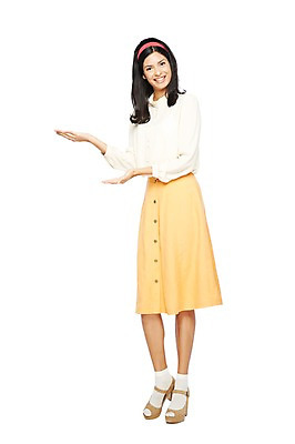 포토 JPG 스튜디오촬영 전신 서양인 해외기획촬영 긴머리 2012년태국 원피스 여자 패션 포즈 모션 안내 실내 한명 서기 웃음 누끼 사람 손짓 20대 성인 앞모습 머리띠 복고 청년만 청년여자만 청년여자한명만 성인여자한명만 국내포토 외국인 1 헤어스타일 옷 뷰포인트 장신구 표정 청년 내부 여자만 여자한명만 성인여자만 성인만 파일형식