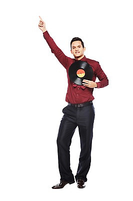 포토 JPG 스튜디오촬영 전신 서양인 외국인 해외기획촬영 2012년태국 패션 남자 음악 포즈 모션 실내 한명 서기 웃음 들기 누끼 사람 정장 손짓 20대 성인 앞모습 청춘 활발 가리킴 춤 추억 즐거움 복고 디스코 청년만 청년남자만 청년남자한명만 성인남자한명만 국내포토 1 옷 감정 뷰포인트 컨셉 문화예술 표정 인종 청년 내부 남자만 남자한명만 성인남자만 성인만 파일형식