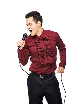 포토 JPG 스튜디오촬영 서양인 외국인 해외기획촬영 2012년태국 패션 남자 음악 포즈 노래 모션 실내 한명 서기 들기 누끼 사람 정장 상반신 20대 성인 앞모습 청춘 눈감음 활발 추억 마이크 즐거움 복고 디스코 청년만 청년남자만 청년남자한명만 성인남자한명만 국내포토 1 옷 감정 뷰포인트 음향기기 컨셉 문화예술 인종 청년 내부 춤 남자만 남자한명만 성인남자만 성인만 파일형식