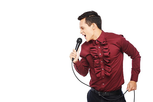 포토 JPG 스튜디오촬영 서양인 외국인 해외기획촬영 2012년태국 패션 남자 음악 포즈 노래 모션 실내 한명 들기 누끼 사람 정장 상반신 20대 성인 앞모습 청춘 눈감음 활발 추억 마이크 즐거움 복고 디스코 청년만 청년남자만 청년남자한명만 성인남자한명만 국내포토 1 옷 감정 뷰포인트 음향기기 컨셉 문화예술 인종 청년 내부 춤 남자만 남자한명만 성인남자만 성인만 파일형식