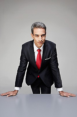 포토 JPG 스튜디오촬영 서양인 해외기획촬영 남자 2013년태국 40대 중년 비즈니스 CEO 사업가 중년라이프 실내 한명 서기 웃음 사람 정장 상반신 앞모습 비즈니스라이프 비즈니스맨 책상 중년남자한명만 국내포토 외국인 직업 1 라이프스타일 옷 뷰포인트 가구 모션 표정 성인 내부 직장인 남자한명만 중년남자만 파일형식