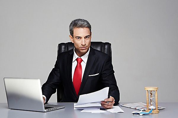 포토 JPG 스튜디오촬영 서양인 해외기획촬영 남자 2013년태국 40대 중년 의자 비즈니스 CEO 사업가 중년라이프 비행기 실내 한명 사람 앉기 정장 상반신 앞모습 비즈니스라이프 노트북 펜 모형 업무 비즈니스맨 작업실 신문 모래시계 책상 문서 중년남자한명만 국내포토 외국인 직업 1 라이프스타일 옷 모래 뷰포인트 시계 가구 항공교통 모션 대중교통 성인 내부 간행물 전자제품 필기구 작업 직장인 뉴스 남자한명만 중년남자만 파일형식