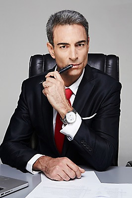 포토 JPG 스튜디오촬영 서양인 해외기획촬영 남자 2013년태국 40대 중년 생각 의자 비즈니스 CEO 사업가 중년라이프 실내 한명 들기 사람 앉기 정장 상반신 앞모습 비즈니스라이프 노트북 펜 업무 비즈니스맨 책상 문서 중년남자한명만 국내포토 외국인 직업 1 라이프스타일 옷 뷰포인트 가구 모션 성인 내부 전자제품 필기구 작업 직장인 남자한명만 중년남자만 파일형식