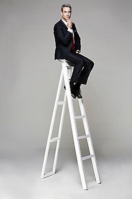 포토 JPG 스튜디오촬영 전신 서양인 해외기획촬영 남자 2013년태국 40대 중년 생각 비즈니스 CEO 사업가 사다리 모션 중년라이프 실내 한명 사람 앉기 정장 옆모습 비즈니스라이프 턱괴기 비즈니스맨 고민 중년남자한명만 국내포토 외국인 직업 1 라이프스타일 옷 감정 뷰포인트 성인 내부 도구 직장인 남자한명만 중년남자만 파일형식