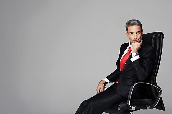 포토 JPG 스튜디오촬영 서양인 해외기획촬영 남자 2013년태국 시계 40대 중년 의자 비즈니스 CEO 사업가 중년라이프 실내 한명 사람 앉기 정장 옆모습 비즈니스라이프 턱괴기 비즈니스맨 손목시계 중년남자한명만 국내포토 외국인 직업 1 라이프스타일 옷 뷰포인트 가구 장신구 모션 성인 내부 직장인 남자한명만 중년남자만 파일형식