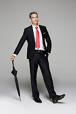 포토 JPG 스튜디오촬영 전신 서양인 해외기획촬영 남자 2013년태국 40대 중년 우산 비즈니스 CEO 사업가 중년라이프 실내 한명 서기 웃음 들기 사람 정장 앞모습 비즈니스라이프 비즈니스맨 중년남자한명만 국내포토 외국인 직업 1 라이프스타일 옷 뷰포인트 모션 표정 성인 내부 직장인 남자한명만 중년남자만 파일형식