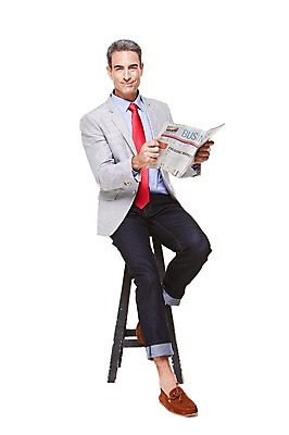 포토 JPG 스튜디오촬영 전신 서양인 해외기획촬영 남자 2013년태국 40대 중년 의자 비즈니스 중년라이프 실내 한명 웃음 들기 누끼 사람 앞모습 캐주얼 비즈니스라이프 비즈니스맨 신문 신문읽기 중년남자한명만 국내포토 외국인 1 라이프스타일 옷 뷰포인트 가구 모션 표정 성인 내부 간행물 직장인 뉴스 읽기 남자한명만 중년남자만 파일형식