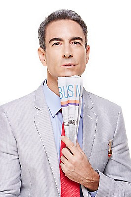 포토 JPG 스튜디오촬영 서양인 해외기획촬영 응시 남자 2013년태국 40대 중년 생각 비즈니스 중년라이프 실내 한명 들기 누끼 사람 상반신 앞모습 캐주얼 비즈니스라이프 비즈니스맨 신문 중년남자한명만 국내포토 외국인 1 라이프스타일 시선 옷 뷰포인트 모션 성인 내부 간행물 직장인 뉴스 남자한명만 중년남자만 파일형식