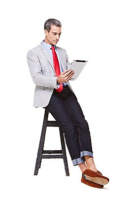 포토 JPG 스튜디오촬영 전신 서양인 해외기획촬영 응시 남자 2013년태국 40대 중년 의자 비즈니스 중년라이프 실내 한명 들기 누끼 사람 앉기 옆모습 캐주얼 비즈니스라이프 태블릿 웹서핑 비즈니스맨 중년남자한명만 국내포토 외국인 1 라이프스타일 시선 옷 뷰포인트 가구 모션 성인 내부 전자제품 스마트기기 직장인 남자한명만 중년남자만 파일형식