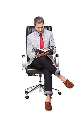 포토 JPG 스튜디오촬영 전신 서양인 해외기획촬영 응시 남자 2013년태국 40대 중년 의자 비즈니스 중년라이프 실내 한명 들기 누끼 사람 앉기 앞모습 책 캐주얼 비즈니스라이프 독서 다리꼬기 비즈니스맨 중년남자한명만 국내포토 외국인 1 라이프스타일 시선 옷 뷰포인트 가구 모션 성인 내부 직장인 남자한명만 중년남자만 파일형식