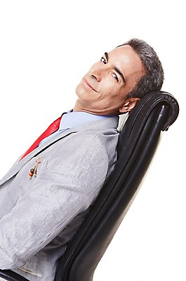 포토 JPG 스튜디오촬영 서양인 해외기획촬영 남자 2013년태국 40대 중년 의자 비즈니스 중년라이프 휴식 실내 한명 누끼 사람 앉기 상반신 옆모습 캐주얼 비즈니스라이프 비즈니스맨 중년남자한명만 국내포토 외국인 1 라이프스타일 옷 뷰포인트 가구 컨셉 모션 성인 내부 직장인 남자한명만 중년남자만 파일형식