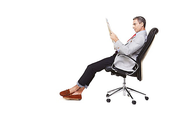 포토 JPG 스튜디오촬영 전신 서양인 해외기획촬영 응시 남자 2013년태국 40대 중년 의자 비즈니스 중년라이프 실내 한명 들기 누끼 사람 앉기 옆모습 캐주얼 비즈니스라이프 비즈니스맨 신문 신문읽기 중년남자한명만 국내포토 외국인 1 라이프스타일 시선 옷 뷰포인트 가구 모션 성인 내부 간행물 직장인 뉴스 읽기 남자한명만 중년남자만 파일형식