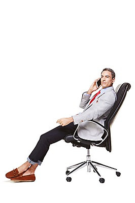 포토 JPG 스튜디오촬영 전신 서양인 해외기획촬영 응시 남자 2013년태국 40대 중년 의자 비즈니스 중년라이프 실내 한명 들기 누끼 사람 앉기 옆모습 캐주얼 비즈니스라이프 스마트폰 비즈니스맨 통화 중년남자한명만 국내포토 외국인 1 라이프스타일 시선 옷 뷰포인트 가구 모션 성인 내부 핸드폰 스마트기기 직장인 남자한명만 중년남자만 파일형식