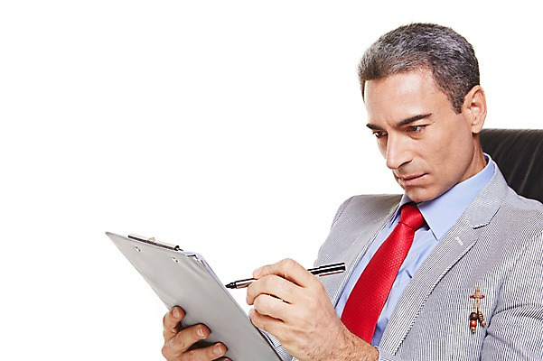 포토 JPG 스튜디오촬영 서양인 해외기획촬영 응시 남자 2013년태국 40대 중년 의자 비즈니스 중년라이프 실내 한명 들기 누끼 사람 상반신 옆모습 캐주얼 비즈니스라이프 펜 기록 업무 비즈니스맨 작업실 문서 중년남자한명만 국내포토 외국인 1 라이프스타일 시선 옷 뷰포인트 가구 모션 성인 내부 필기구 작업 직장인 남자한명만 중년남자만 파일형식