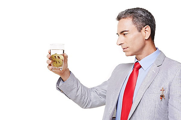 포토 JPG 스튜디오촬영 서양인 해외기획촬영 남자 2013년태국 40대 중년 비즈니스 중년라이프 잔 실내 한명 들기 누끼 사람 상반신 옆모습 컵 캐주얼 물 금융 경제 비즈니스라이프 달러 비즈니스맨 화폐기호 물컵 중년남자한명만 국내포토 자연요소 외국인 1 라이프스타일 식기 기호 옷 뷰포인트 돈 모션 성인 내부 직장인 화폐 남자한명만 중년남자만 파일형식