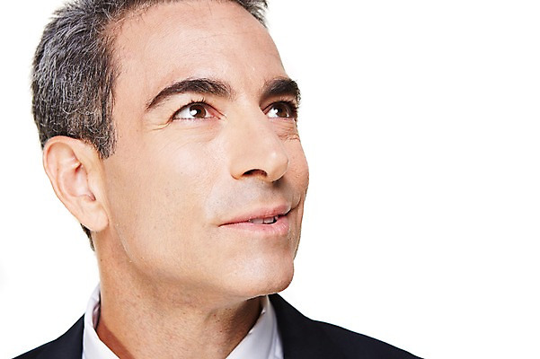 포토 JPG 스튜디오촬영 서양인 해외기획촬영 응시 남자 얼굴 2013년태국 40대 중년 비즈니스 중년라이프 실내 한명 웃음 누끼 사람 정장 상반신 옆모습 신체부위 비즈니스라이프 올려보기 비즈니스맨 중년남자한명만 국내포토 외국인 1 라이프스타일 시선 옷 뷰포인트 모션 표정 성인 내부 직장인 남자한명만 중년남자만 파일형식