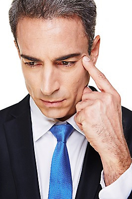 포토 JPG 스튜디오촬영 서양인 해외기획촬영 남자 2013년태국 40대 중년 생각 비즈니스 모션 중년라이프 실내 한명 누끼 사람 정장 손짓 상반신 앞모습 비즈니스라이프 비즈니스맨 고민 중년남자한명만 국내포토 외국인 1 라이프스타일 옷 감정 뷰포인트 성인 내부 직장인 남자한명만 중년남자만 파일형식