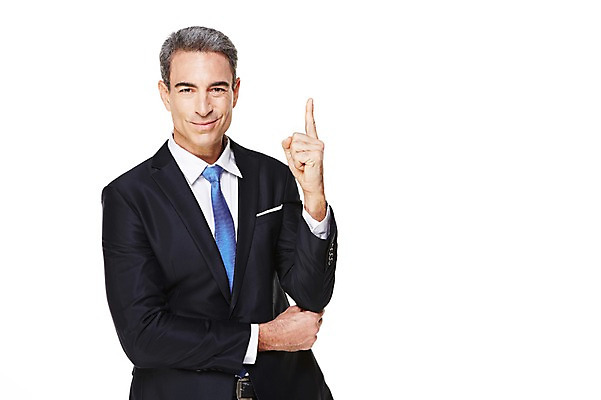 포토 JPG 스튜디오촬영 서양인 해외기획촬영 남자 2013년태국 40대 중년 비즈니스 모션 중년라이프 실내 한명 웃음 누끼 사람 정장 손짓 상반신 앞모습 비즈니스라이프 가리킴 비즈니스맨 중년남자한명만 국내포토 외국인 1 라이프스타일 옷 뷰포인트 표정 성인 내부 직장인 남자한명만 중년남자만 파일형식