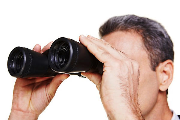 포토 JPG 스튜디오촬영 서양인 해외기획촬영 응시 남자 2013년태국 40대 중년 비즈니스 모션 중년라이프 실내 한명 들기 누끼 사람 상반신 아웃포커스 비즈니스라이프 쌍안경 망원경 관찰 비즈니스맨 중년남자한명만 국내포토 외국인 1 라이프스타일 시선 촬영기법 성인 내부 직장인 남자한명만 중년남자만 파일형식