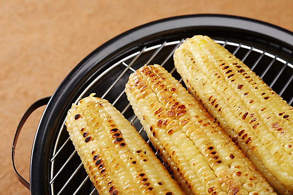 포토 JPG 스튜디오촬영 음식 디저트 실내 옥수수 근접촬영 사람없음 그릴 굽기 겨울음식 겨울간식 군옥수수 옥수수구이 국내포토 뷰포인트 겨울 주방용품 곡류 내부 구이 파일형식