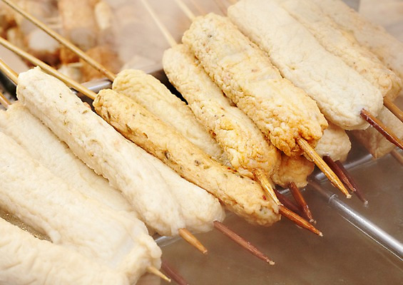 포토 JPG 음식 디저트 근접촬영 사람없음 야외 쌓기 꼬치 어묵 겨울음식 겨울간식 국내포토 뷰포인트 겨울 모션 파일형식