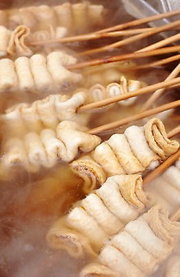 포토 JPG 음식 디저트 근접촬영 사람없음 야외 꼬치 어묵 겨울음식 담기 겨울간식 어묵국물 국내포토 뷰포인트 겨울 모션 국물 파일형식