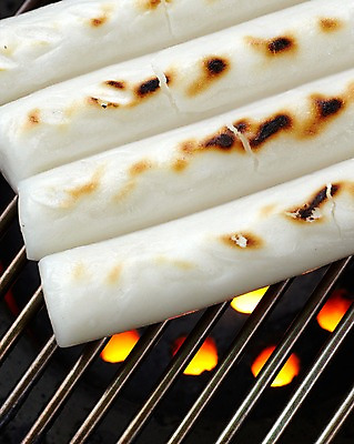 포토 JPG 음식 불 디저트 떡 근접촬영 사람없음 야외 그릴 구이 겨울음식 겨울간식 가래떡 떡구이 국내포토 자연요소 뷰포인트 겨울 주방용품 파일형식