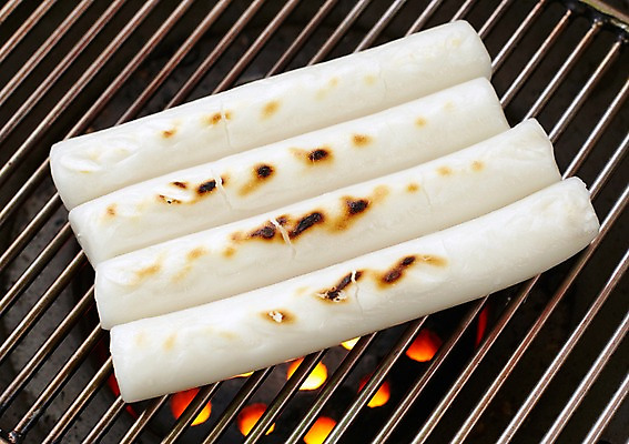 포토 자연요소 음식 뷰포인트 겨울 주방용품 디저트 떡 구이 파일형식 겨울음식 그릴 겨울간식 가래떡 불 떡구이 사람없음 야외 근접촬영 JPG 국내포토