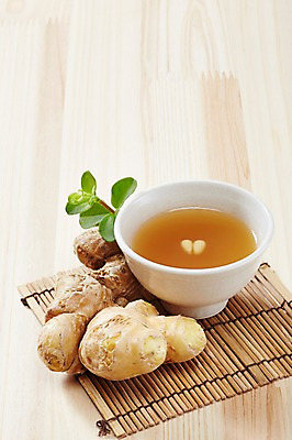 포토 JPG 스튜디오촬영 음료 음식 디저트 실내 사람없음 차 찻잔 겨울음식 겨울간식 잣 생강 생강차 국내포토 겨울 채소 잔 내부 차_음료 견과류 파일형식