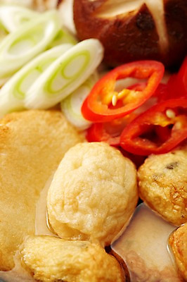 포토 JPG 스튜디오촬영 음식 채소 고추 실내 근접촬영 사람없음 버섯 어묵 겨울음식 겨울간식 파 어묵탕 국내포토 뷰포인트 겨울 디저트 내부 탕 파일형식