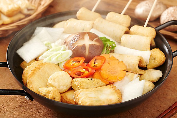 포토 JPG 스튜디오촬영 식기 음식 채소 고추 디저트 실내 사람없음 아웃포커스 버섯 당근 꼬치 냄비 어묵 겨울음식 겨울간식 파 어묵탕 국내포토 겨울 뿌리채소 촬영기법 내부 솥 탕 파일형식