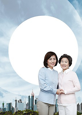 PSD 나무 식물 편집 편집이미지 여자 노년 딸 할머니 가족 하늘 모녀 엄마 서기 미소 웃음 사람 동양인 풍경 성인 두명 앞모습 30대 실버라이프 부모 정원 한국인 자녀 도시 60대 며느리 노인복지 시어머니 여자만 성인여자만 성인만 이미지편집 라이프스타일 뷰포인트 관계 모션 표정 인종 장년 복지 파일형식 시부모님 생활 사회이슈 컨셉