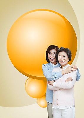 PSD 나무 식물 편집 편집이미지 여자 노년 딸 할머니 가족 안기 하늘 모녀 엄마 서기 미소 웃음 사람 동양인 풍경 성인 두명 앞모습 30대 실버라이프 부모 정원 한국인 자녀 도시 60대 며느리 노인복지 시어머니 여자만 성인여자만 성인만 이미지편집 라이프스타일 뷰포인트 관계 모션 표정 인종 장년 복지 파일형식 시부모님 생활 사회이슈 컨셉