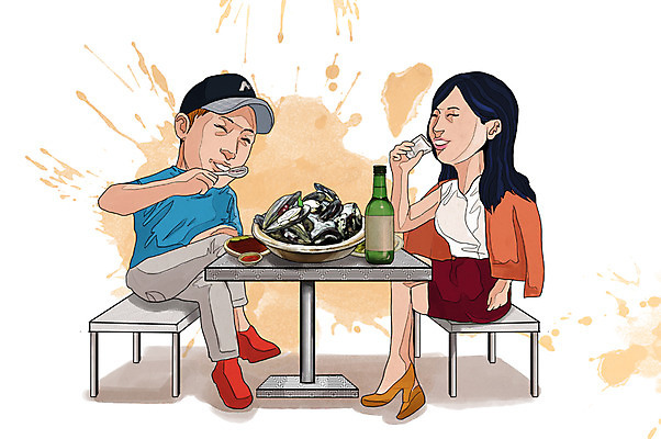 전신 PSD 라이프스타일 접시 커플 여자 남자 행복 음식 의자 일러스트 탁자 술병 주류 함께함 수저 웃음 사람 앉기 성인 두명 라이프 마시기 음주 안주 즐거움 만족 탕 홍합 마주앉기 소주 음주문화 소주병 술자리 비어피플 소주잔 홍합탕 성인만 국내일러스트 식기 감정 음료 가구 컨셉 술잔 관계 모션 병_용기 어패류 표정 생활 파일형식