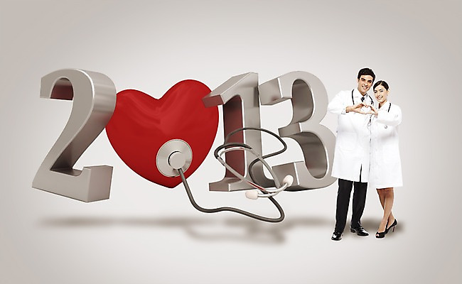 전신 PSD 서양인 외국인 편집이미지 직업 여자 남자 청진기 의료기기 새해 건강 병원 그림자 사랑 서기 미소 웃음 사람 20대 성인 두명 앞모습 진료 의사 하트 심장 의료용품 가운 의사가운 2013년 청년만 성인만 이미지편집 모양 옷 감정 뷰포인트 의학 모션 표정 인종 청년 의료진 장기_의학 연도 파일형식