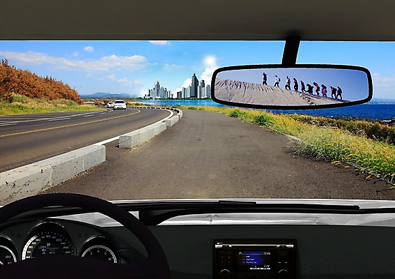 PSD 나무 식물 구름 편집이미지 여자 남자 꽃 도로 길 바다 자동차 하늘 산 빌딩 잔디 여러명 성인 건물 3D 드라이브 눈 도시 핸들 라디오 차안 백미러 성인만 편집3D 자연요소 건축물 육상교통 다수 교통시설 날씨 사람 전자제품 운전 디지털합성 파일형식