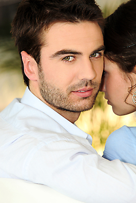 포토 JPG 해외이미지 백인 라이프스타일 커플 공원 여자 남자 행복 감정 2 데이트 관계 포옹 자연 갈색머리 사랑 한명 미소 성인 야외 정원 벚꽃 시골 긍정 해외202004 해외포토 서양인 1 헤어스타일 공공시설 꽃 컨셉 안기 표정 사람 생활 생태계 파일형식 이미지허브