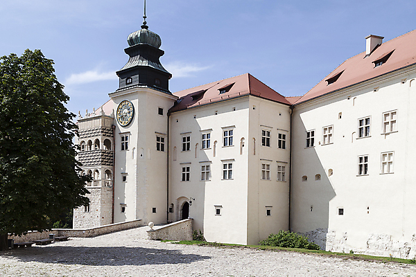 포토 JPG 해외이미지 외관 유럽 문화 벽 건축양식 하늘 풍경 사람없음 건물 탑 바위 성 중세 역사 폴란드 천연기념물 르네상스 옛날 크라쿠프 해외202004 해외포토 건축물 건축 나라 돌_바위 파일형식 이미지허브
