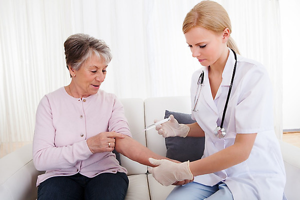 포토 JPG 해외이미지 직업 노년 장갑 2 청진기 건강 병원 관리 주사기 사람 성인 두명 치료 약 믿음 고통 추위 환자 간호사 의사 잡기 자신감 보호 질병 주사약 돌봄 면역력 백신 예방접종 예방주사 해외202004 해외포토 잡화 감정 컨셉 의학 의료기기 모션 의료진 예방 접종 파일형식 이미지허브