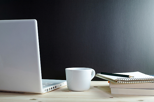 포토 JPG 해외이미지 종이 커피 백그라운드 인터넷 비즈니스 통신 탁자 직장 사람없음 목재 책 컵 노트북 스마트폰 컴퓨터 사무실 연필 디지털 검은색 공책 회색 흰색 업무 네트워크 책상 해외202004 해외포토 나무 식기 음료 컬러 가구 회사 재료 문구용품 학용품 전자제품 핸드폰 스마트기기 필기구 작업 파일형식 이미지허브