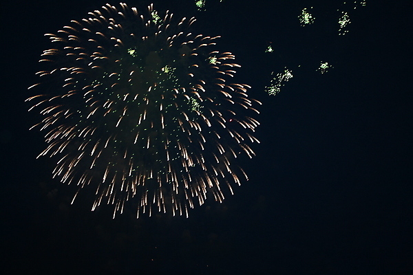 포토 JPG 해외이미지 기념일 행복 꽃다발 백그라운드 크리스마스 하늘 불 추상 휴가 새로움 기념 폭죽 불꽃놀이 이벤트 사람없음 파란색 빛 컬러풀 파티 검은색 축제 어둠 축하 야간 폭발 그림 쇼 경례 파열 독립 땅바닥 화상 해외202004 해외포토 자연요소 꽃 감정 컬러 컨셉 무늬 놀이 바닥 인사 상처 파일형식 이미지허브