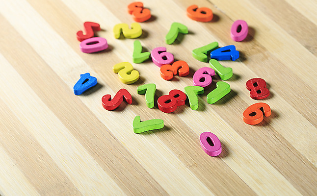 포토 JPG 해외이미지 캐릭터 1 디자인 알파벳 교육 어린이 백그라운드 2 텍스트 학교 놀이 3 타이포그라피 사람없음 목재 파란색 세트 컬러풀 장난감 숫자 노란색 블록 유치원 게임 흰색 아기 9 4 8 6 편지 수집 큐브 오브젝트 7 고립 초보 해외202004 해외포토 나무 문자 영어 컬러 재료 사람 파일형식 이미지허브