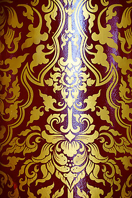 포토 JPG 해외이미지 전통 아시아 문화 태국 미술 사람없음 장식 빨간색 갈색 골동품 깃발 기둥 황금 심볼 대나무 묘사 그림 강렬 옛날 핸드메이드 해외202004 해외포토 나무 건축 나라 컬러 문화예술 파일형식 이미지허브