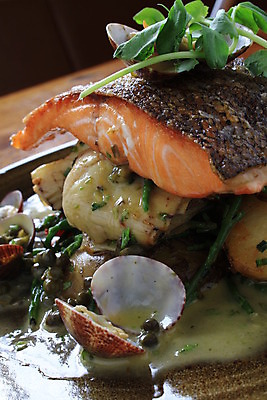 포토 JPG 해외이미지 그릇 계절 음식 탁자 조개 건강 어류 요리 사람없음 식사 해산물 연어 아티초크 해외202004 해외포토 식기 가구 어패류 수중동물 파일형식 이미지허브