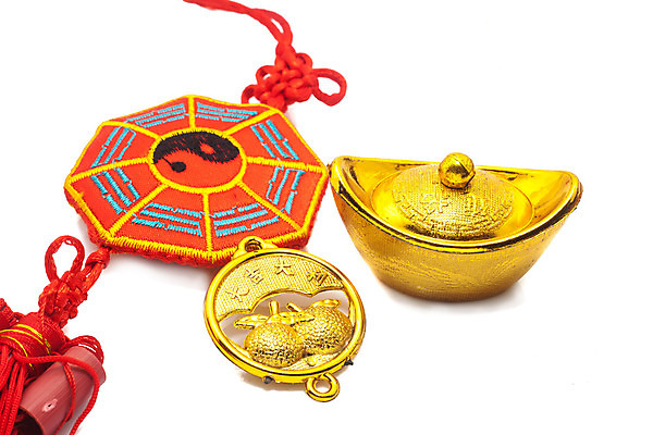 포토 JPG 해외이미지 전통 문화 불 휴가 새로움 동양인 사람없음 빨간색 단어 쌓기 바구니 축제 중국 침묵 봄 흰색 축하 재산 황금 축복 연도 심볼 오브젝트 동쪽 흙더미 고립 많음 해외202004 해외포토 자연요소 문자 계절 아시아 컬러 컨셉 모션 인종 금융 소리 흙 방향 파일형식 더미 이미지허브